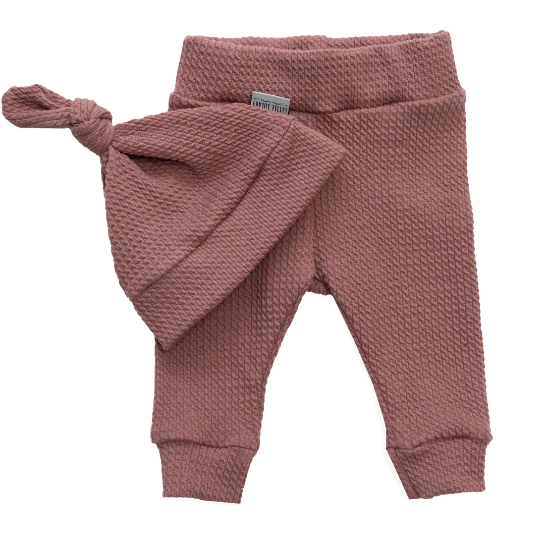 Newborn Muts + Broek - Mini Cable Clay Pink
