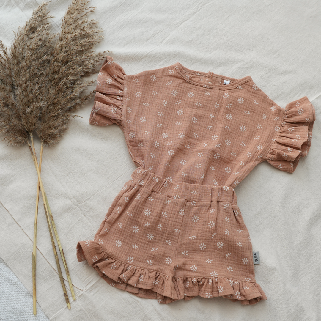 Ruffle Shirt Flower - Clay